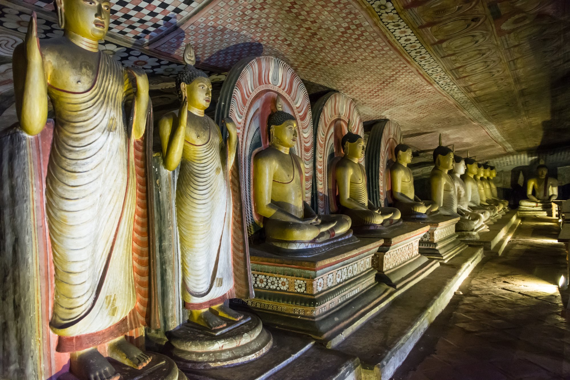 Srí Lanka látnivalók: Dambulla Buddha szobrok és ereklyék.