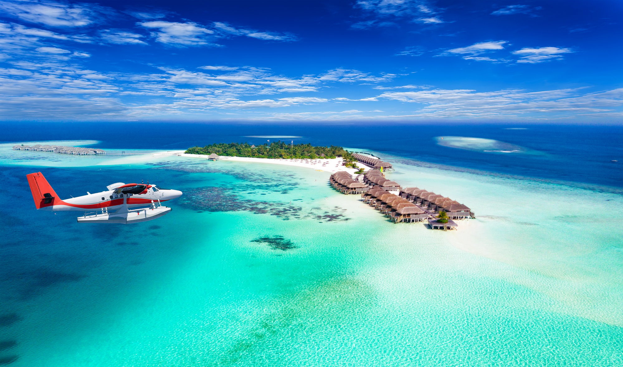 Téli nyaralás: Maldív-szigetek-i szálloda és a gyönyörű kék Indiai-óceán
