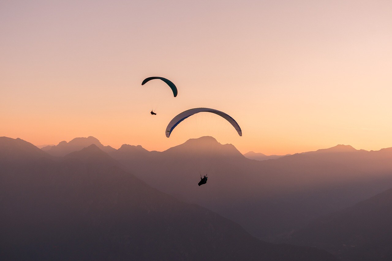 paragliding-4552798_1280